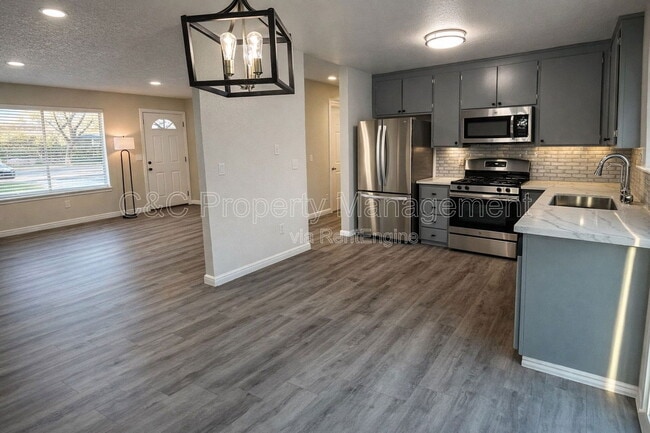 Building Photo - 600 Lorelei Ln