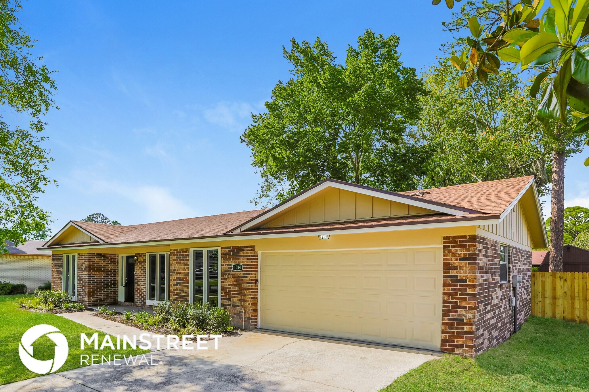 Building Photo - 1684 Briarwood Ln