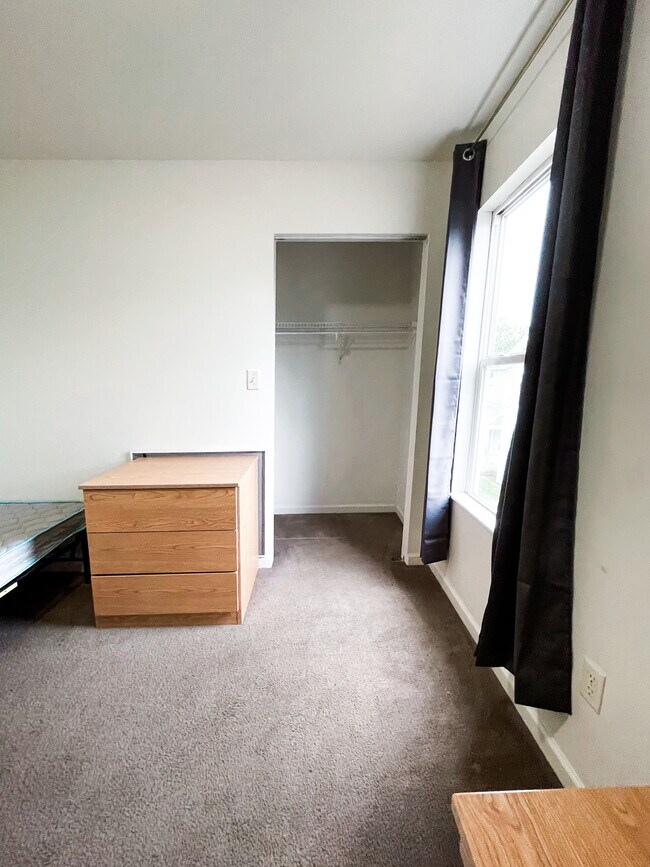 Building Photo - 222 Stonemill Rd