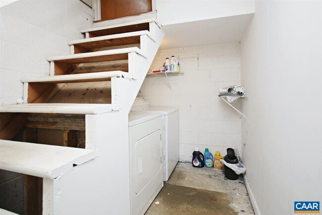Building Photo - 124 Thomas Dr