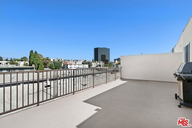 Building Photo - 11723 Mayfield Ave