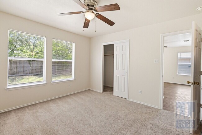 Building Photo - 228 Pearl Lake Dr