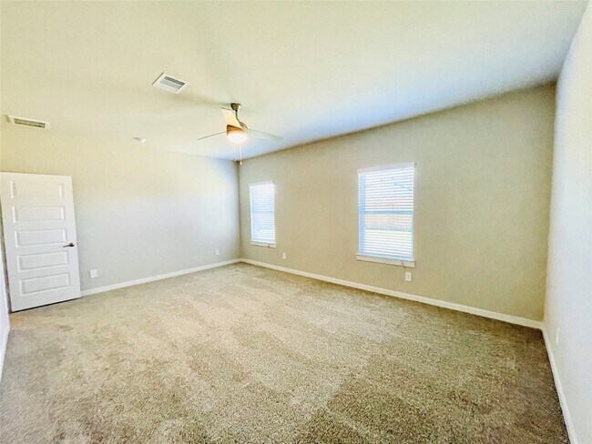 Building Photo - 3310 Silverton Dr