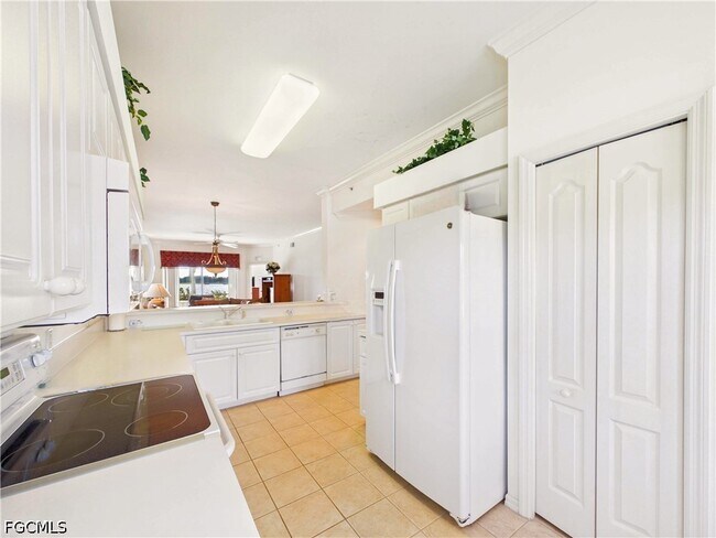 Building Photo - 10391 Butterfly Palm Dr