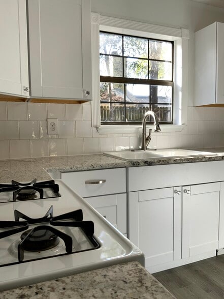 Building Photo - 400 Rhonda Kay Ct