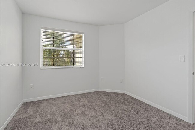 Building Photo - 11828 SW 100th St