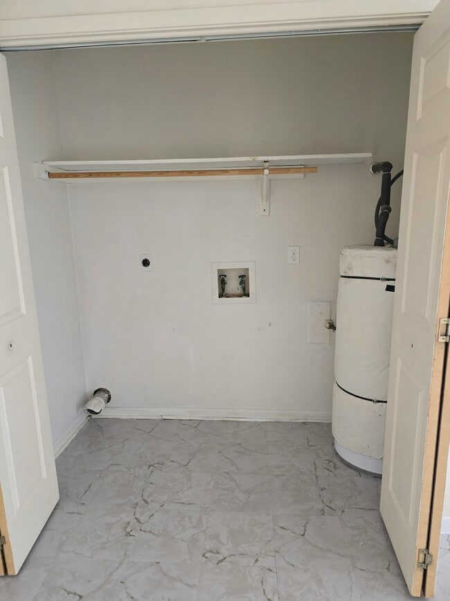 Building Photo - 201 Regency Ave