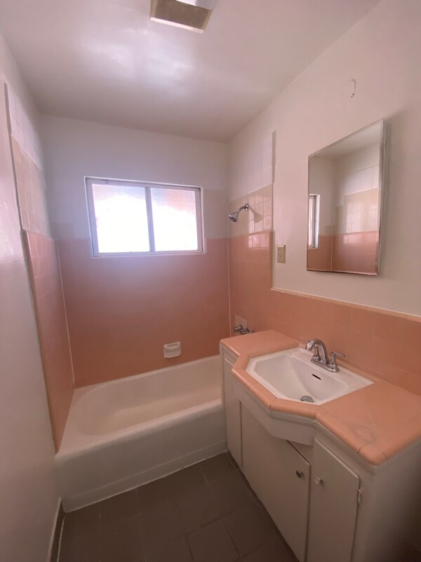 Building Photo - 6138 Malabar St
