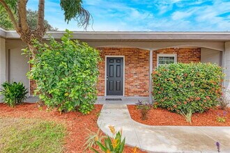 Building Photo - RENT AND MOVE IN TO THIS SARASOTA HOME NOW...