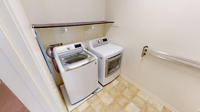 Building Photo - Move In Special - $1000 off first month's rent with a year lease with a January move in