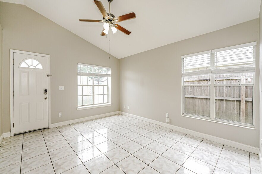 Building Photo - 9599 Lupine Ave