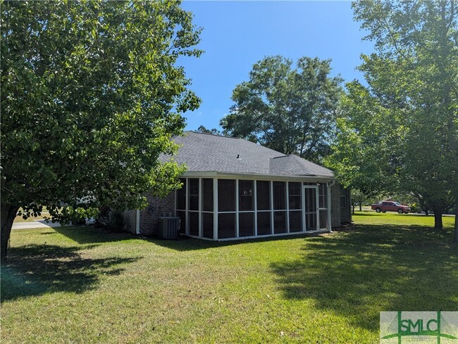 Building Photo - 22 Hidden Creek Dr