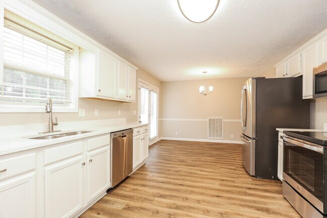 Building Photo - 519 Joe B Jackson Pkwy