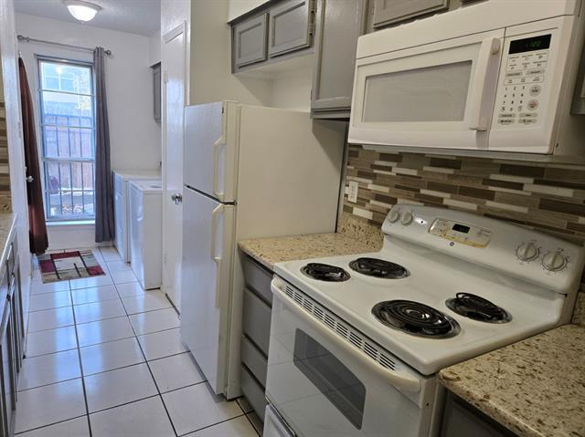 Building Photo - 7155 Fair Oaks Ave