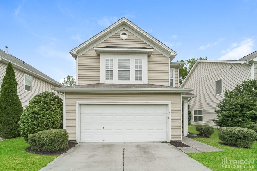 Primary Photo - 4744 Abercromby St