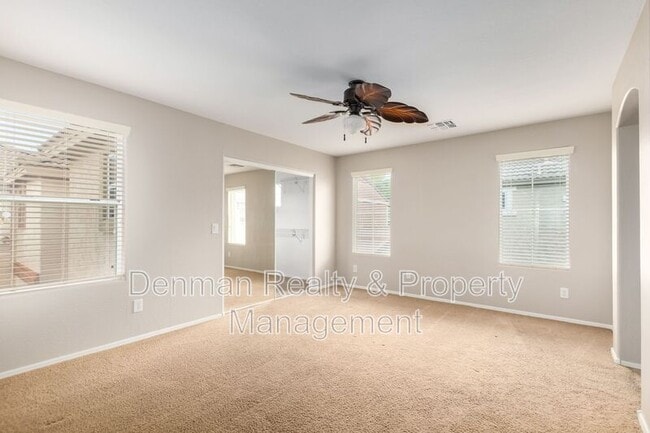 Building Photo - 4262 E Carla Vista Dr