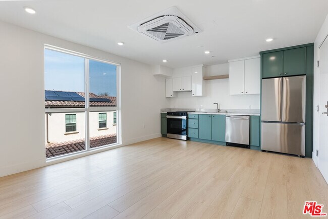 Building Photo - 8561 Belmont St