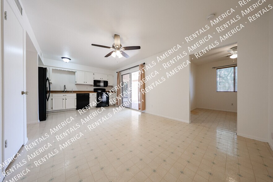 Building Photo - 719 W Palomino Dr