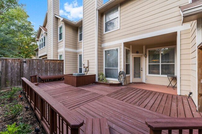 Building Photo - 7 S Avonlea Cir