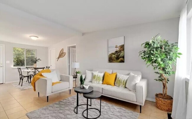 Building Photo - 621 W Prospect Rd