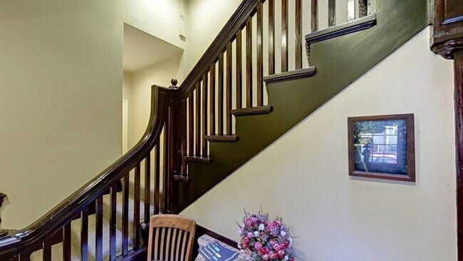 Building Photo - 371 Harvard St