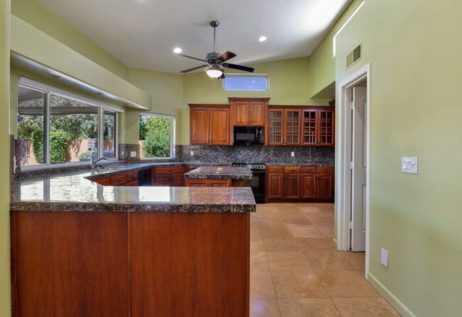 Building Photo - 1307 E Treasure Cove Dr