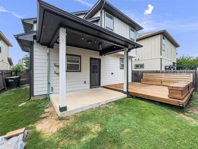Building Photo - 905 Firebranch Trail