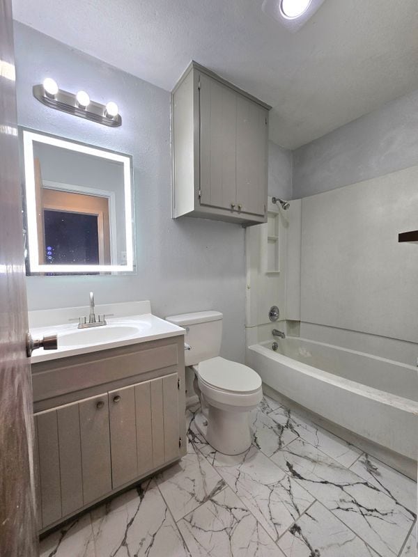Building Photo - 1417 Hyridge Cir