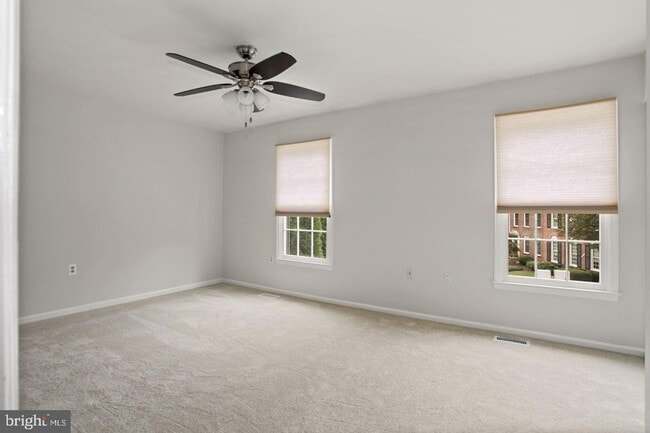 Building Photo - Townhome in Pinecrest