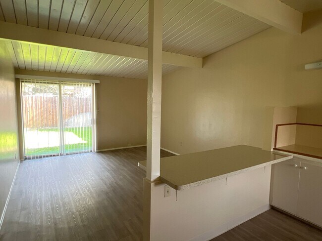 Building Photo - 6tp3110