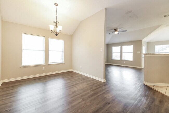 Building Photo - 1515 Warrington Way