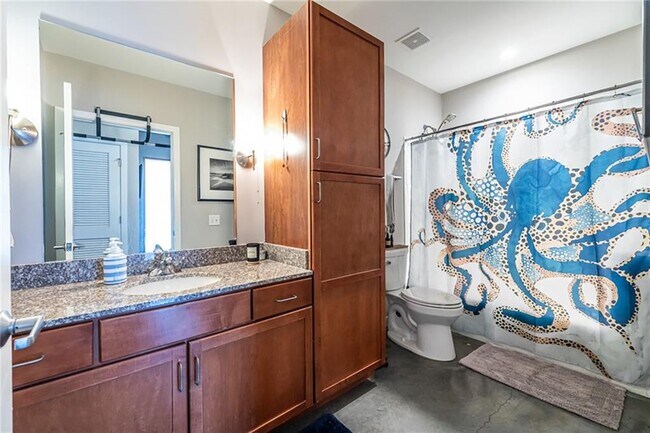 Building Photo - 620 Glen Iris Dr NE