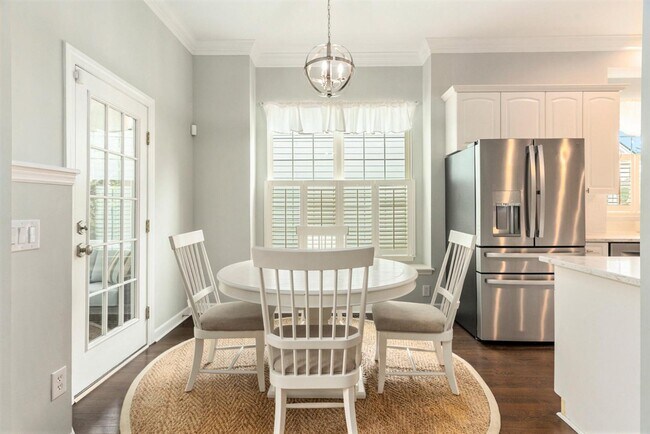 Building Photo - 200 N Ladd Ct