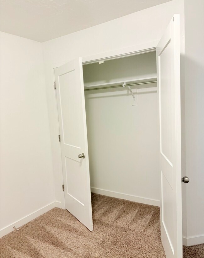 Building Photo - 2693 E Gambel Oaks Dr