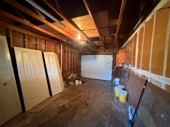 Building Photo - 2506 Jeppesen Acres Rd