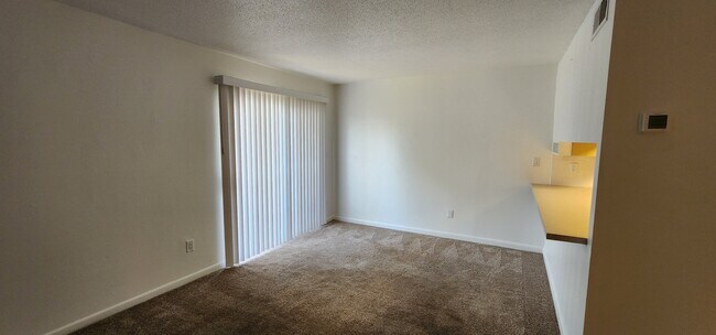 Building Photo - 308 Miracle Strip Pkwy SW