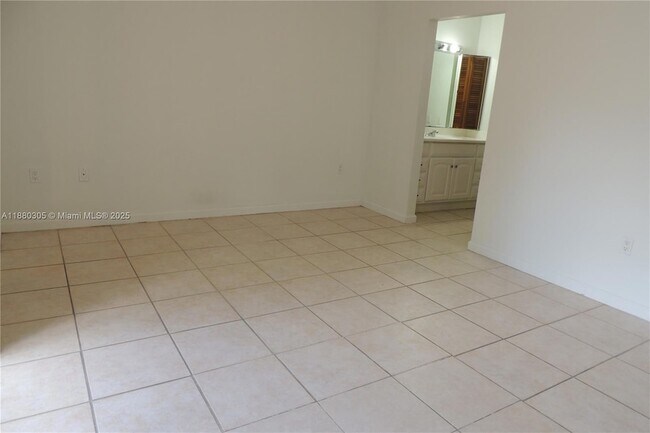 Building Photo - 10104 NW 41st St