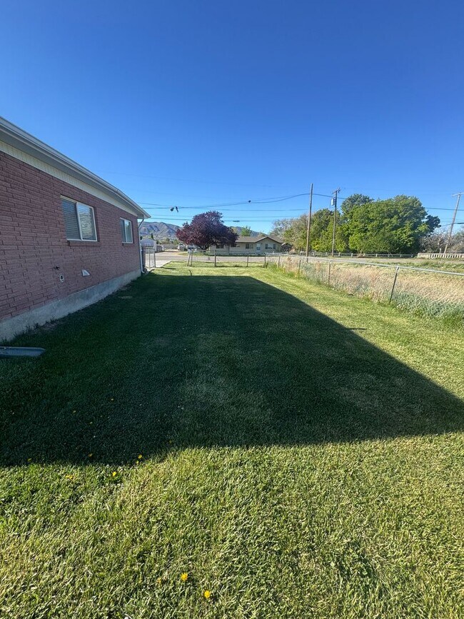 Building Photo - Beautiful Draper apartment for rent!