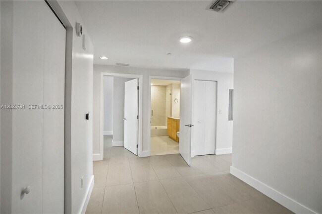 Building Photo - 16385 Biscayne Blvd
