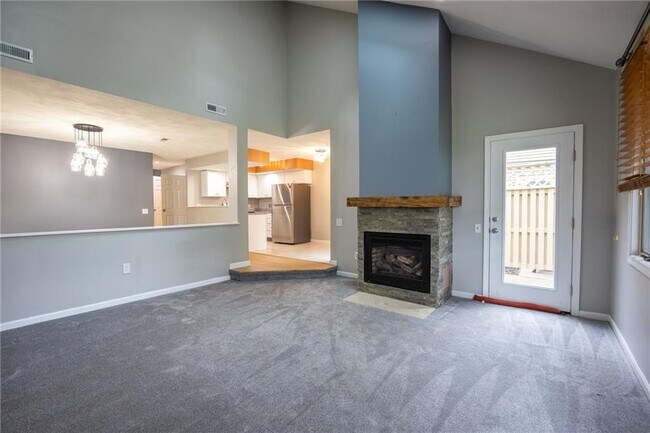 Building Photo - 75 Valley Green Ct