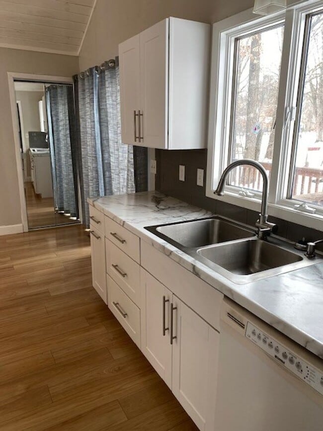 Building Photo - 4 Bedrooms, 2 Bathrooms Single Family Home in Baxter, MN 2 car garage, on a large corner lot