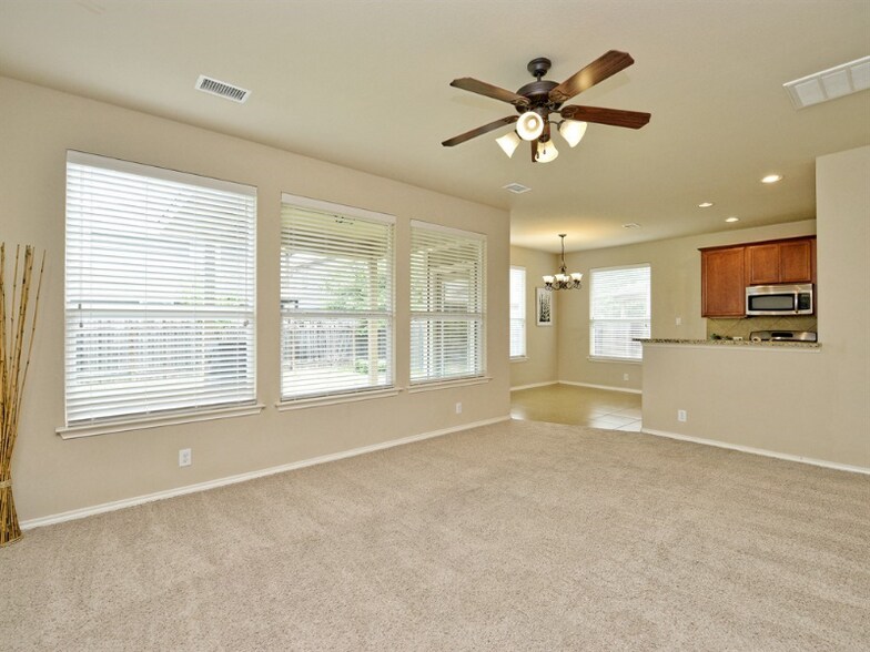 Building Photo - 8725 White Ibis Dr