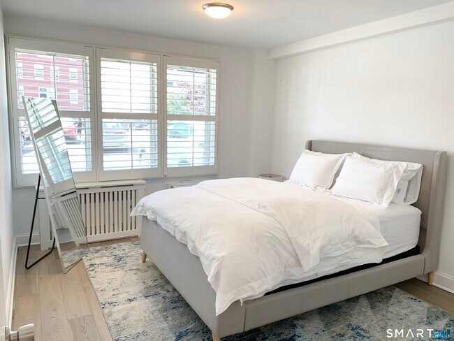 Building Photo - 700 Summer St