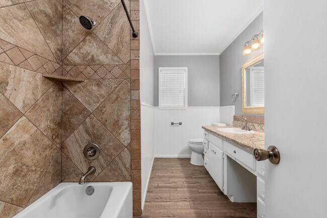 Building Photo - Extensively renovated 4bed,2bath farmhouse on 17 acres!!