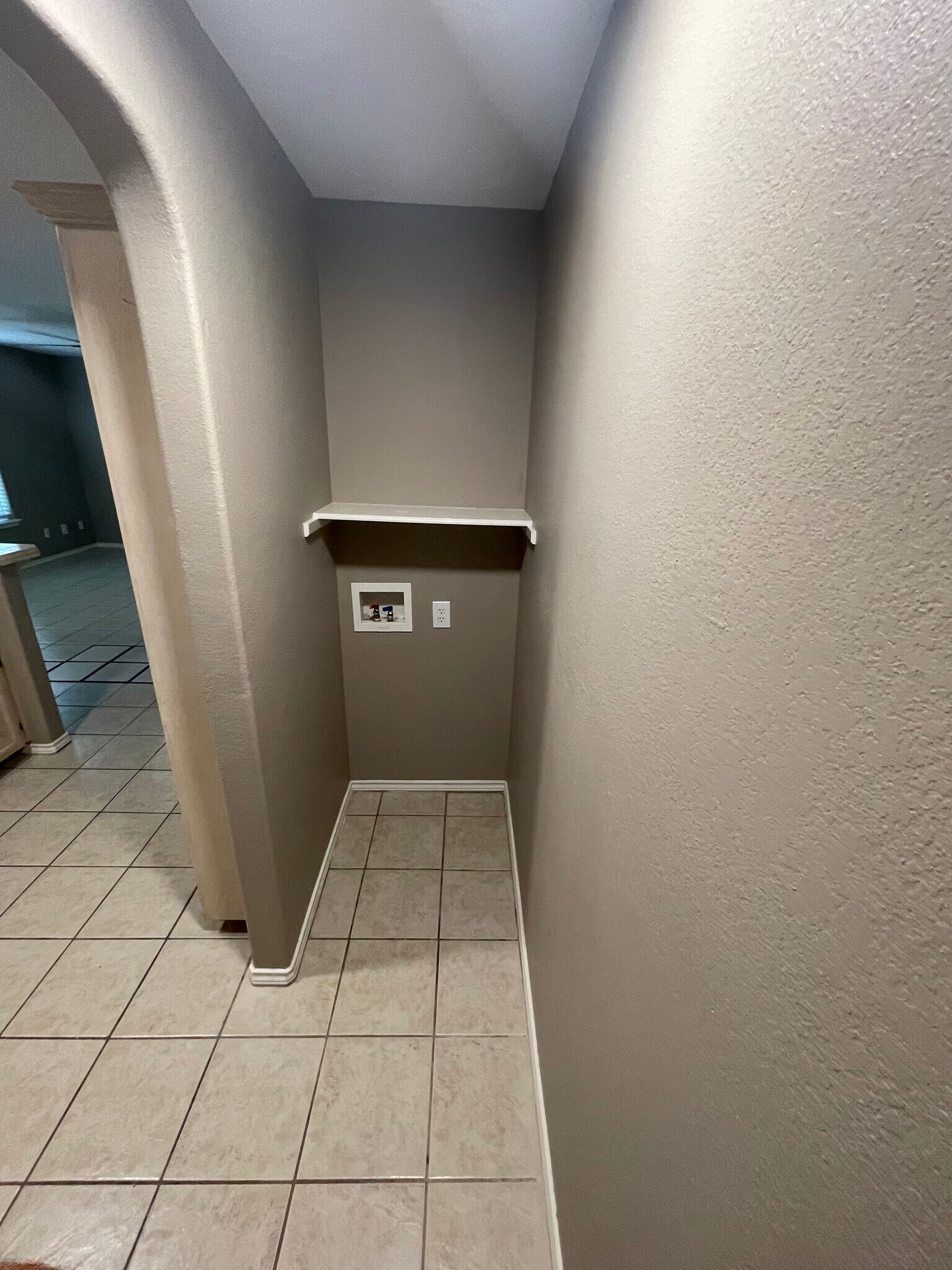 Washer Hookup - 717 Sonesta Dr