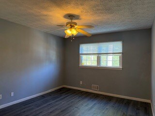 Building Photo - 698 Shannon Way