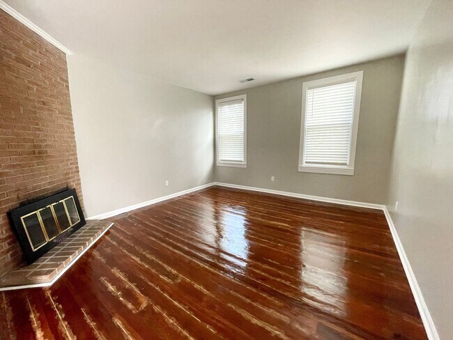 Building Photo - oliver322