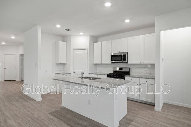 Building Photo - 9105 Navarro Vis