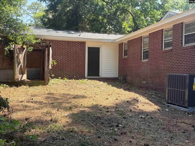 Building Photo - 1111 Standish St