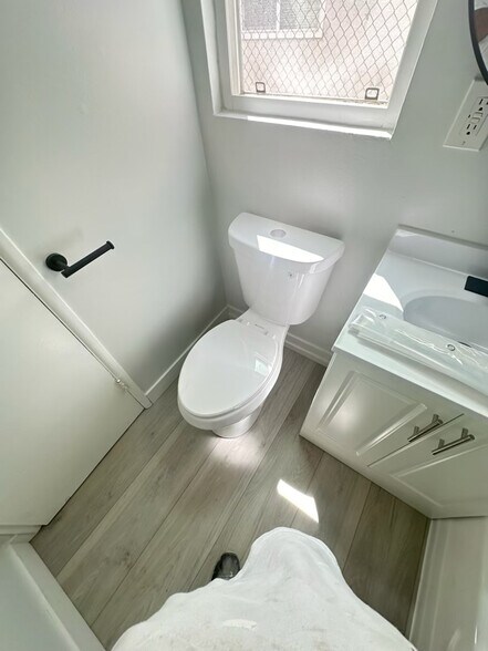 Building Photo - 7255 Jordan